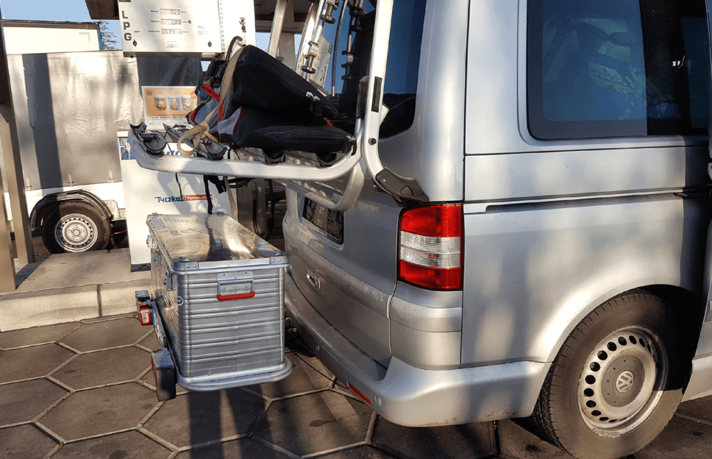 Kupplungsträger mit Transportbox für mehr Stauraum - Campingbus